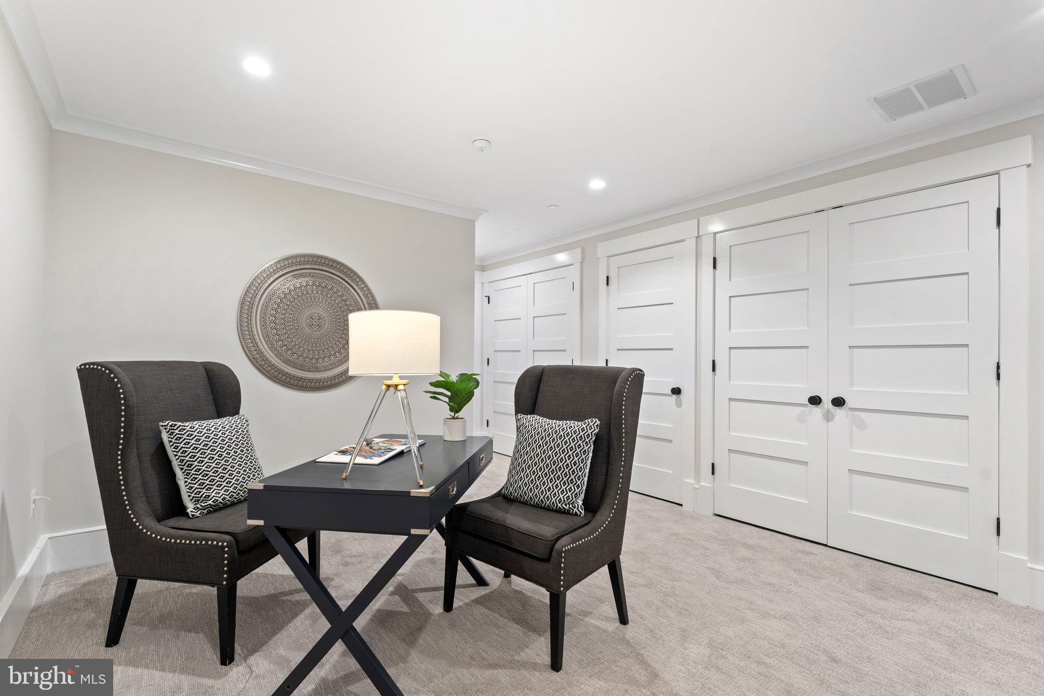 CAPITOL HILL - Residential