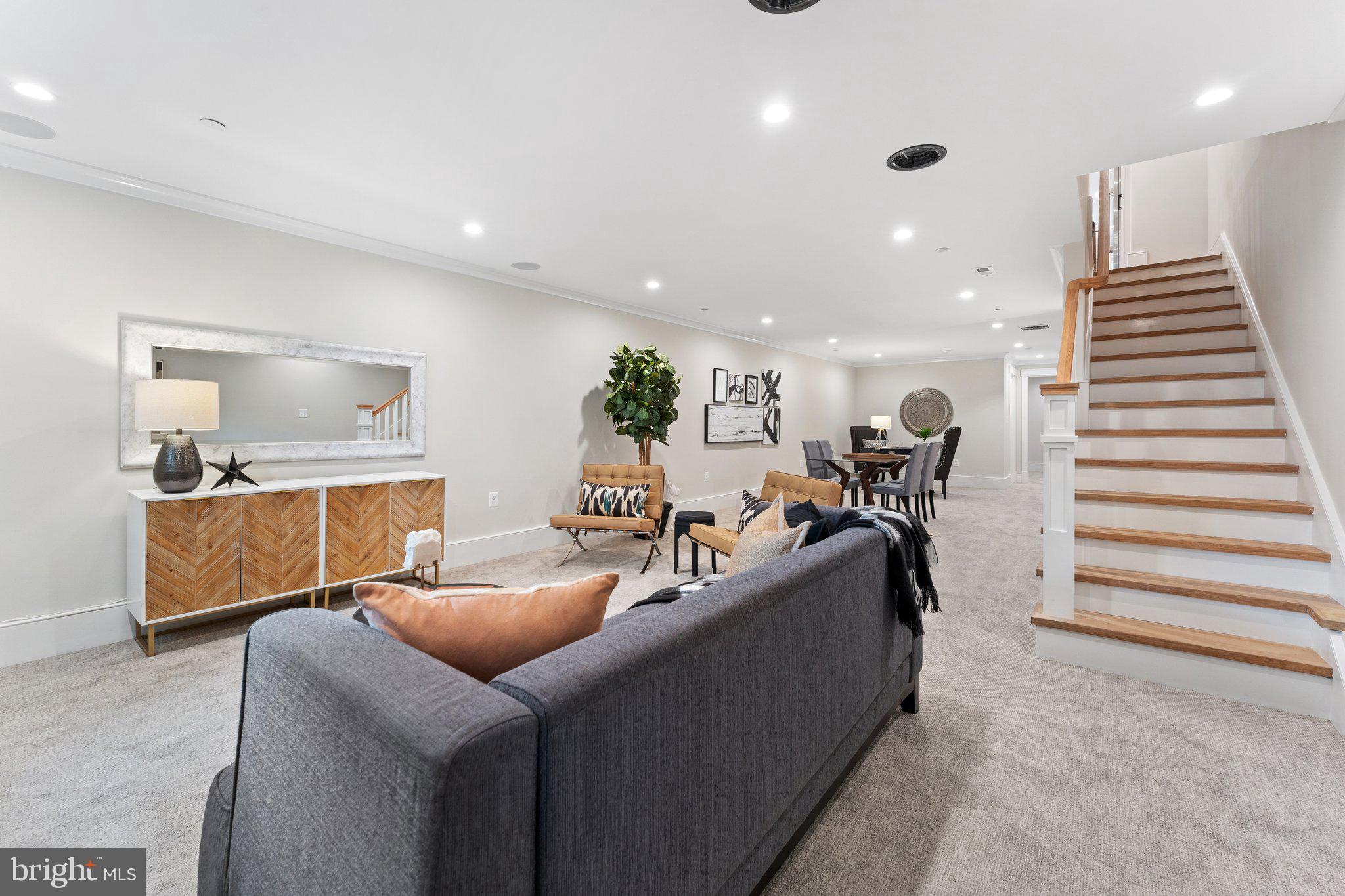 CAPITOL HILL - Residential