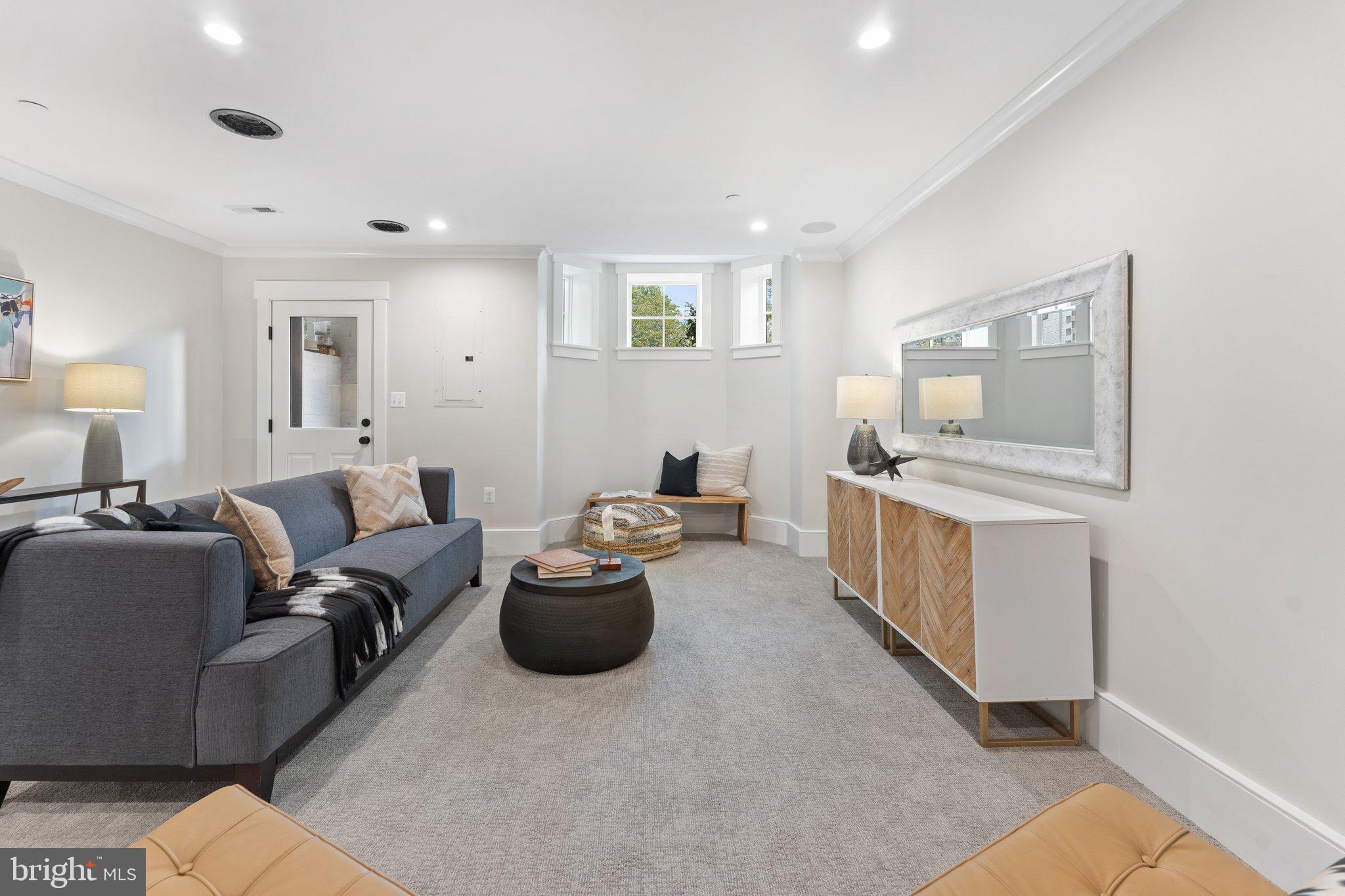 CAPITOL HILL - Residential