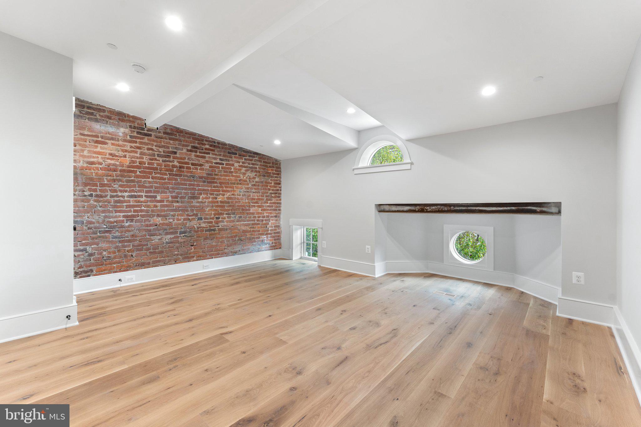 CAPITOL HILL - Residential