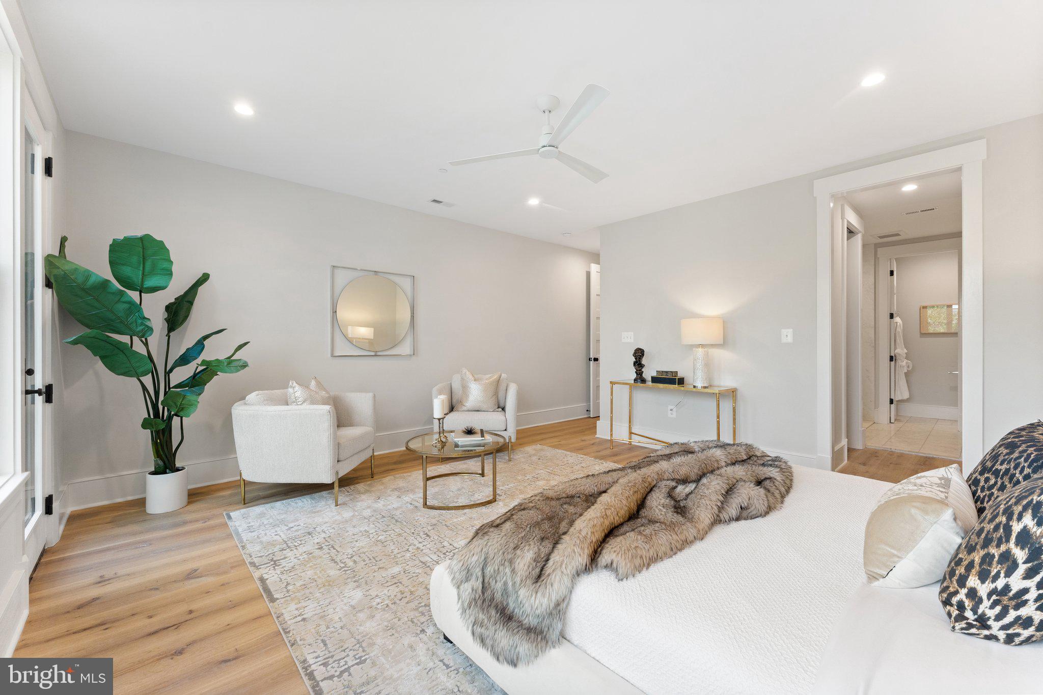 CAPITOL HILL - Residential