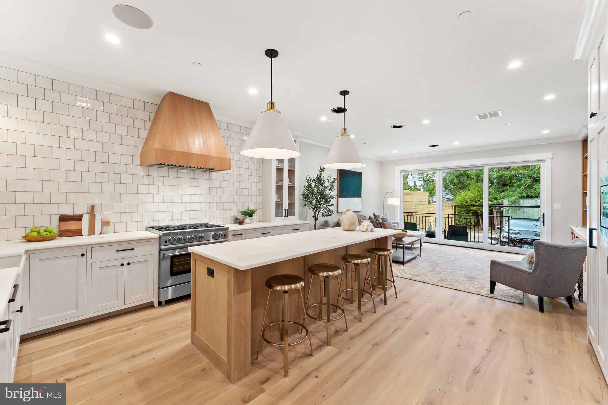 CAPITOL HILL - Residential