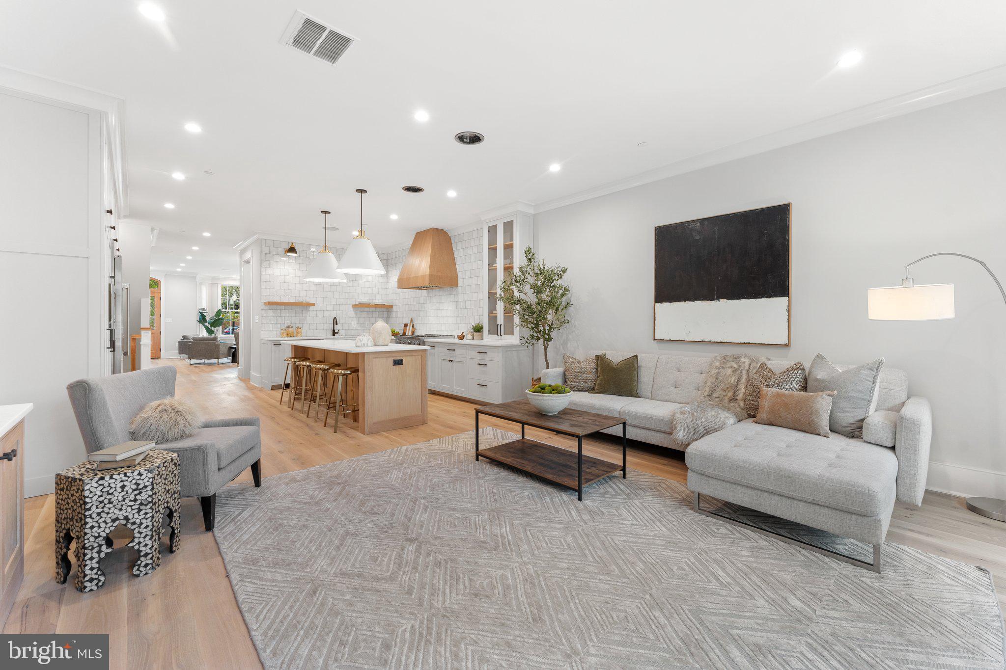 CAPITOL HILL - Residential
