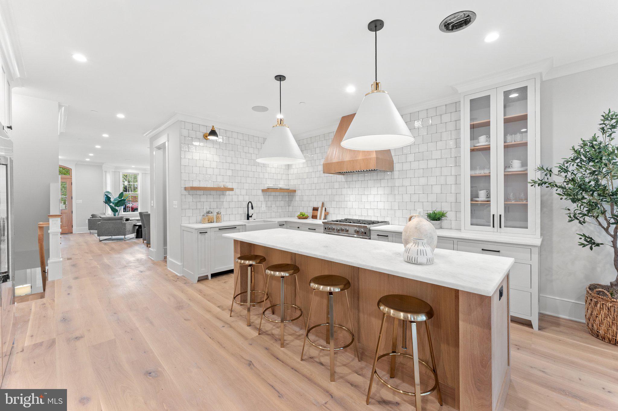 CAPITOL HILL - Residential