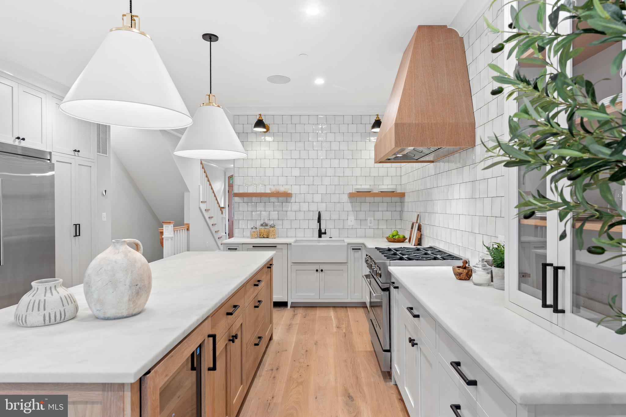 CAPITOL HILL - Residential