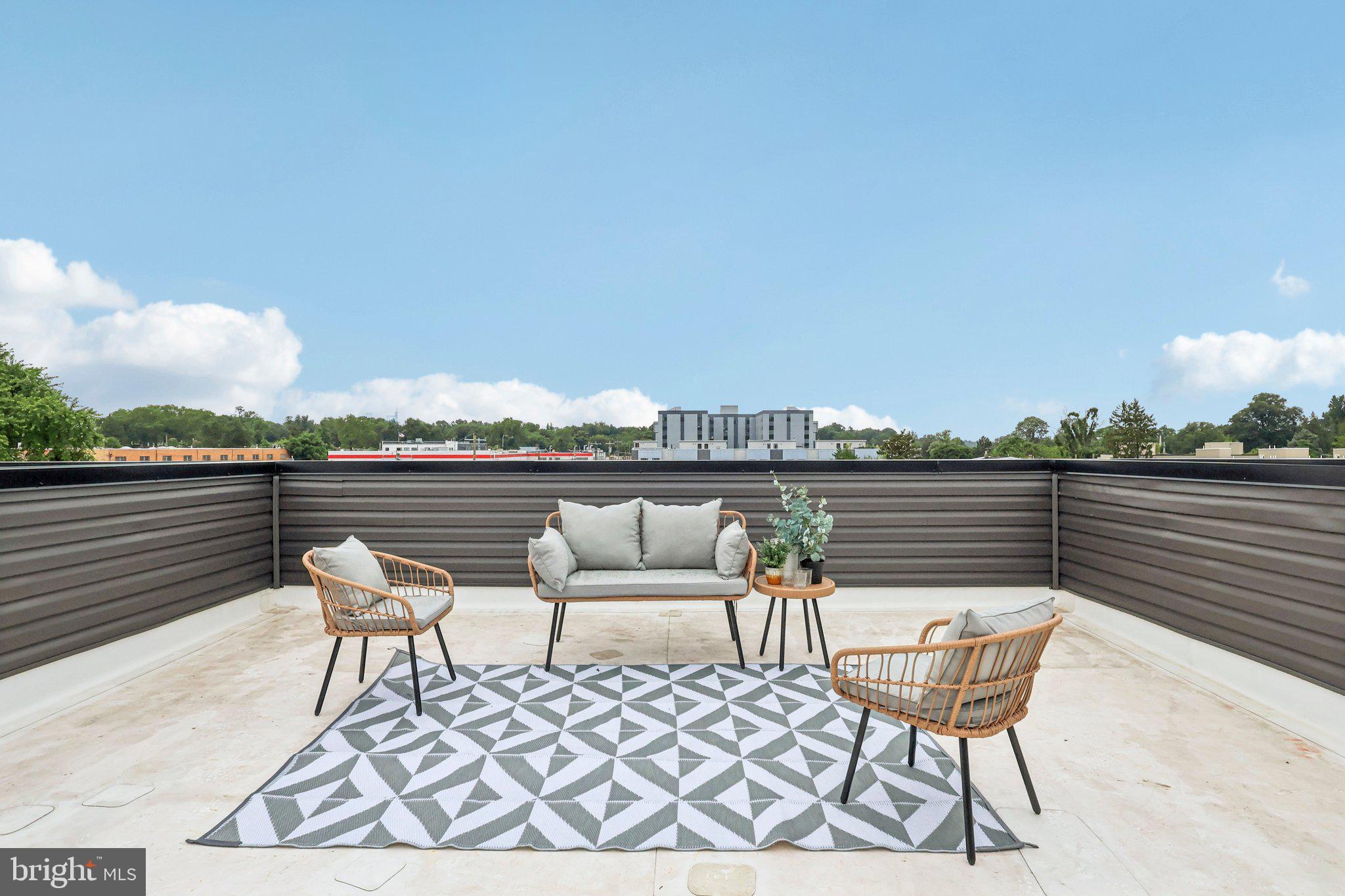 EAST FALLS - Residential