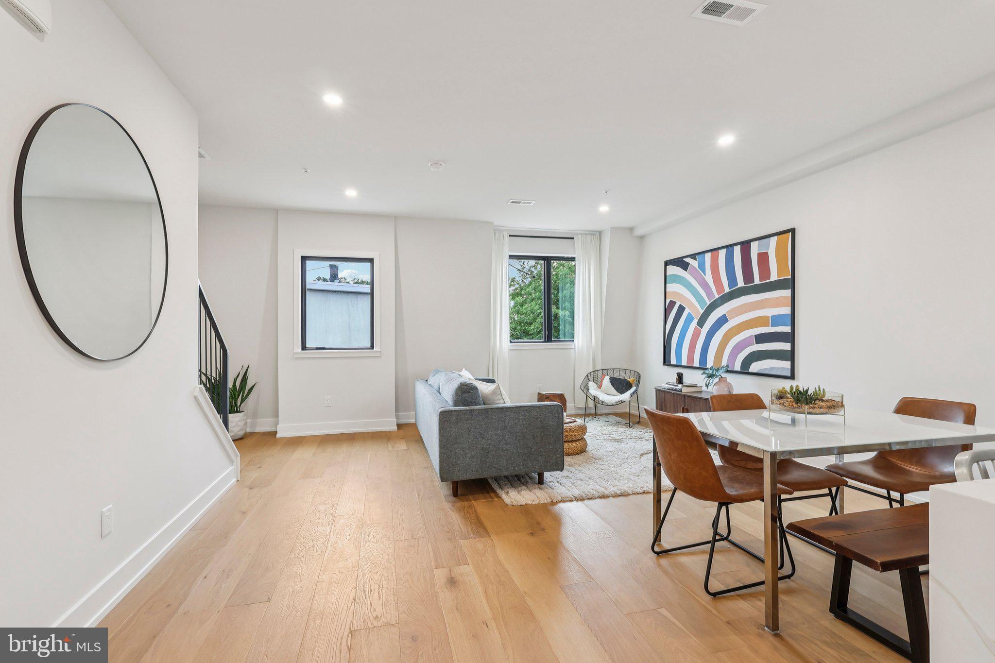 EAST FALLS - Residential