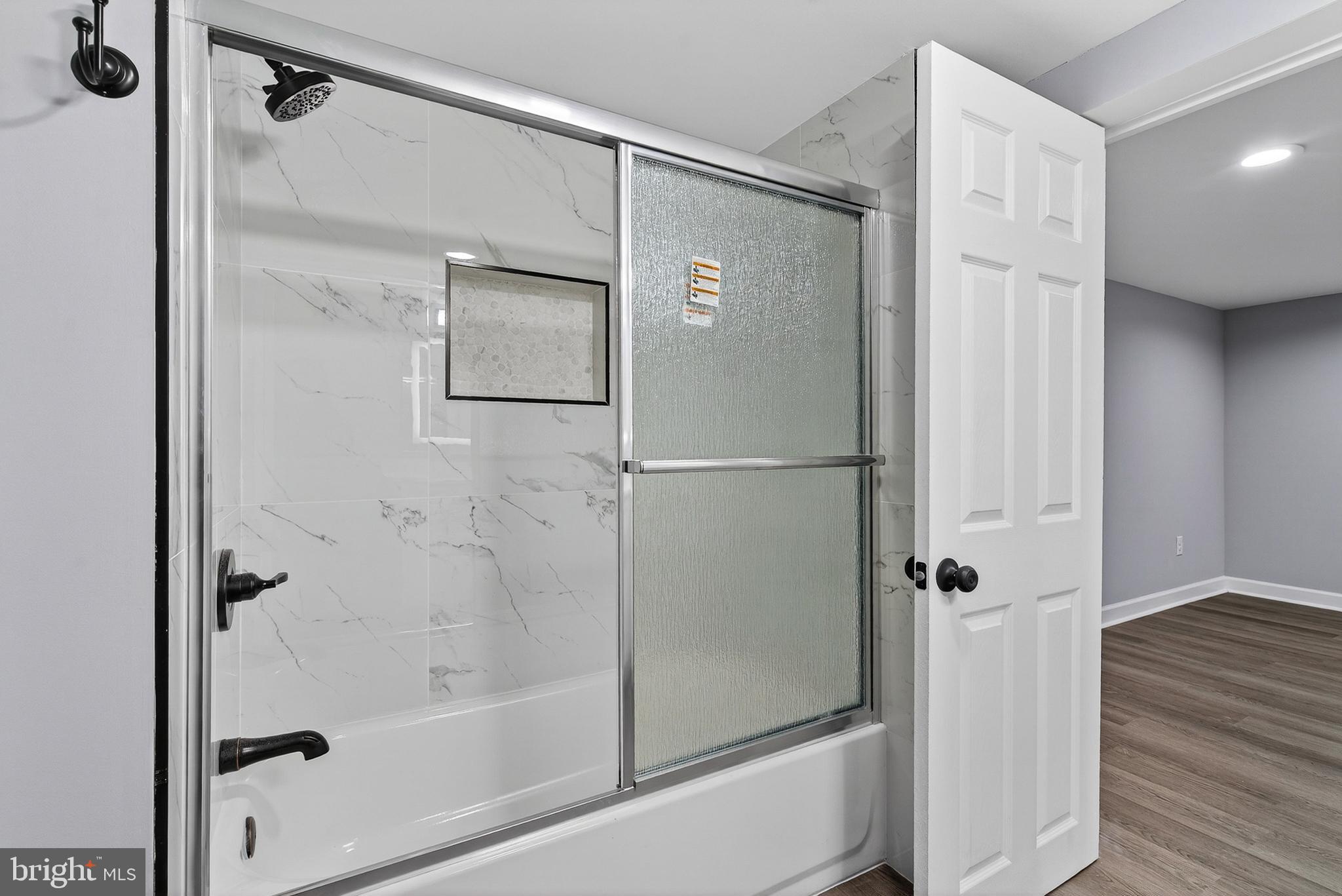 APPLE GROVE - Residential Lease