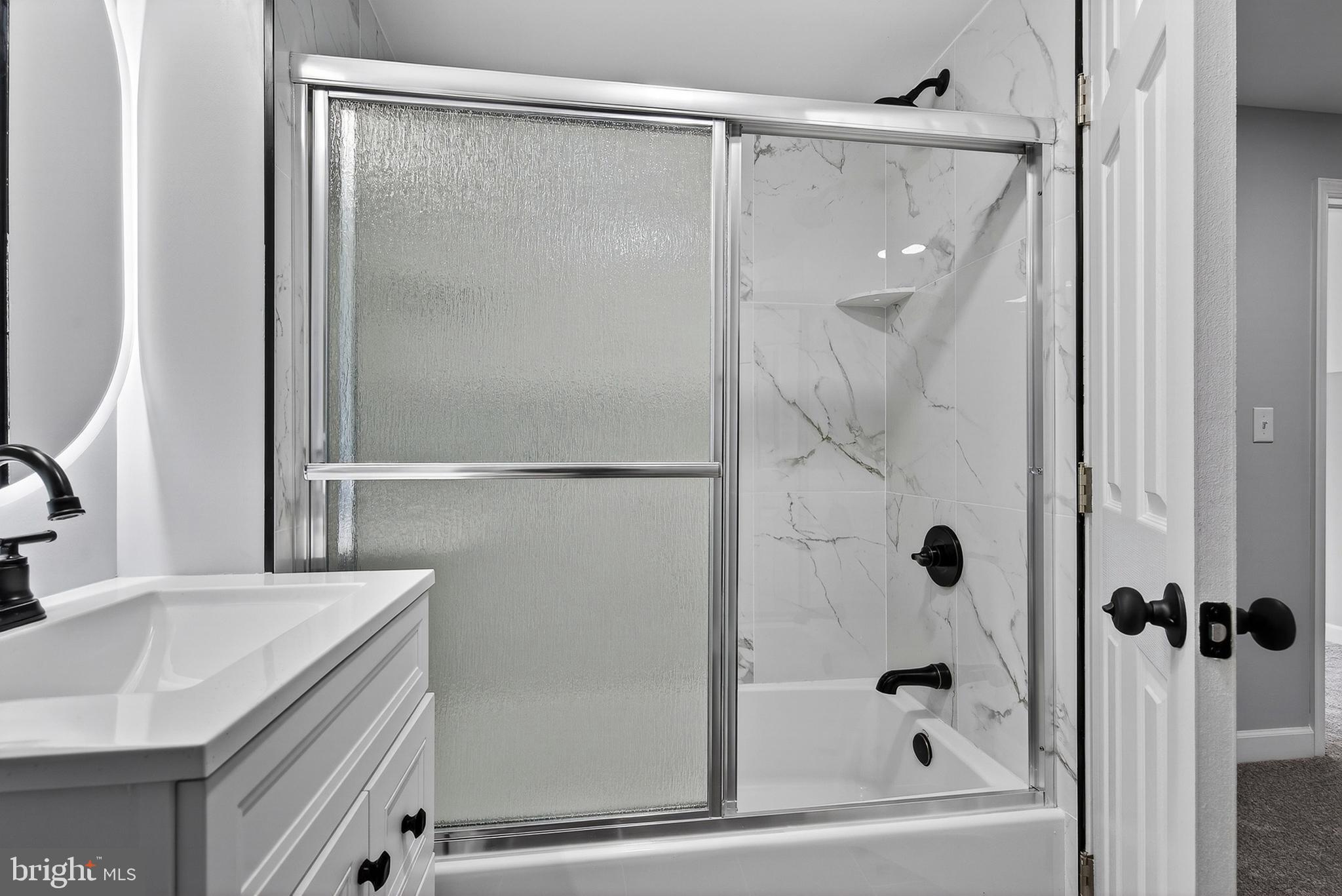 APPLE GROVE - Residential Lease