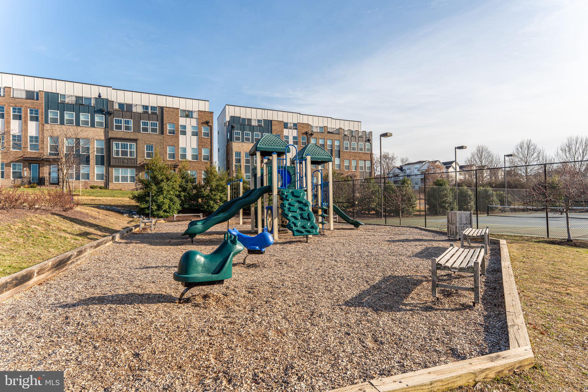 CROWN FARM - Residential