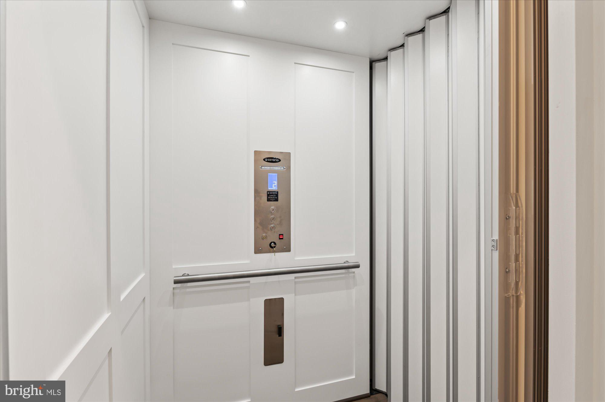 CROWN FARM - Residential