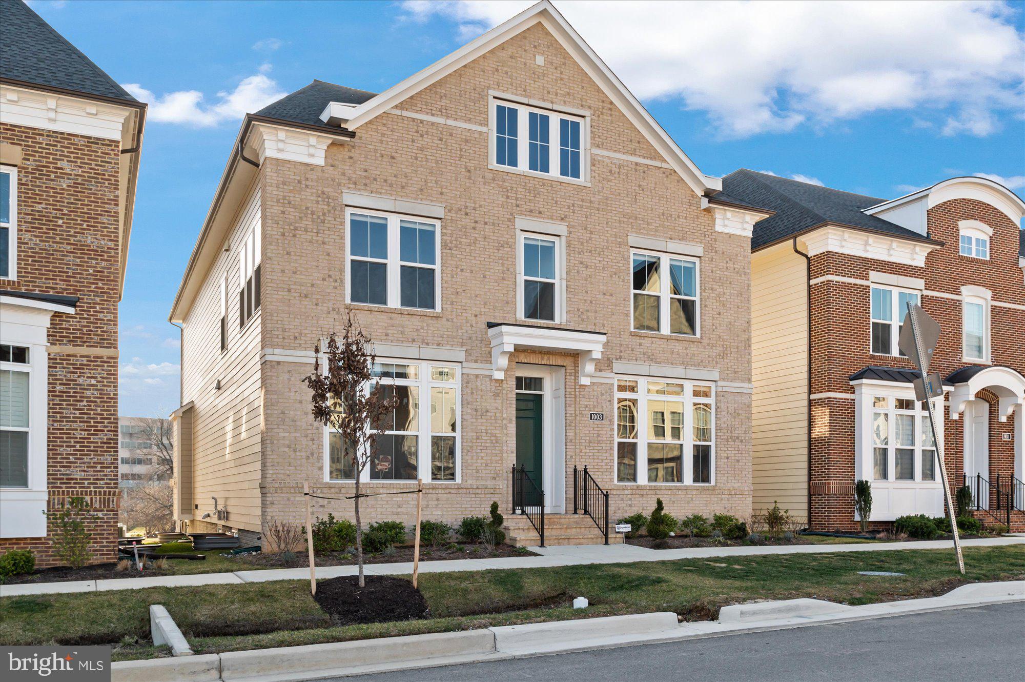 CROWN FARM - Residential