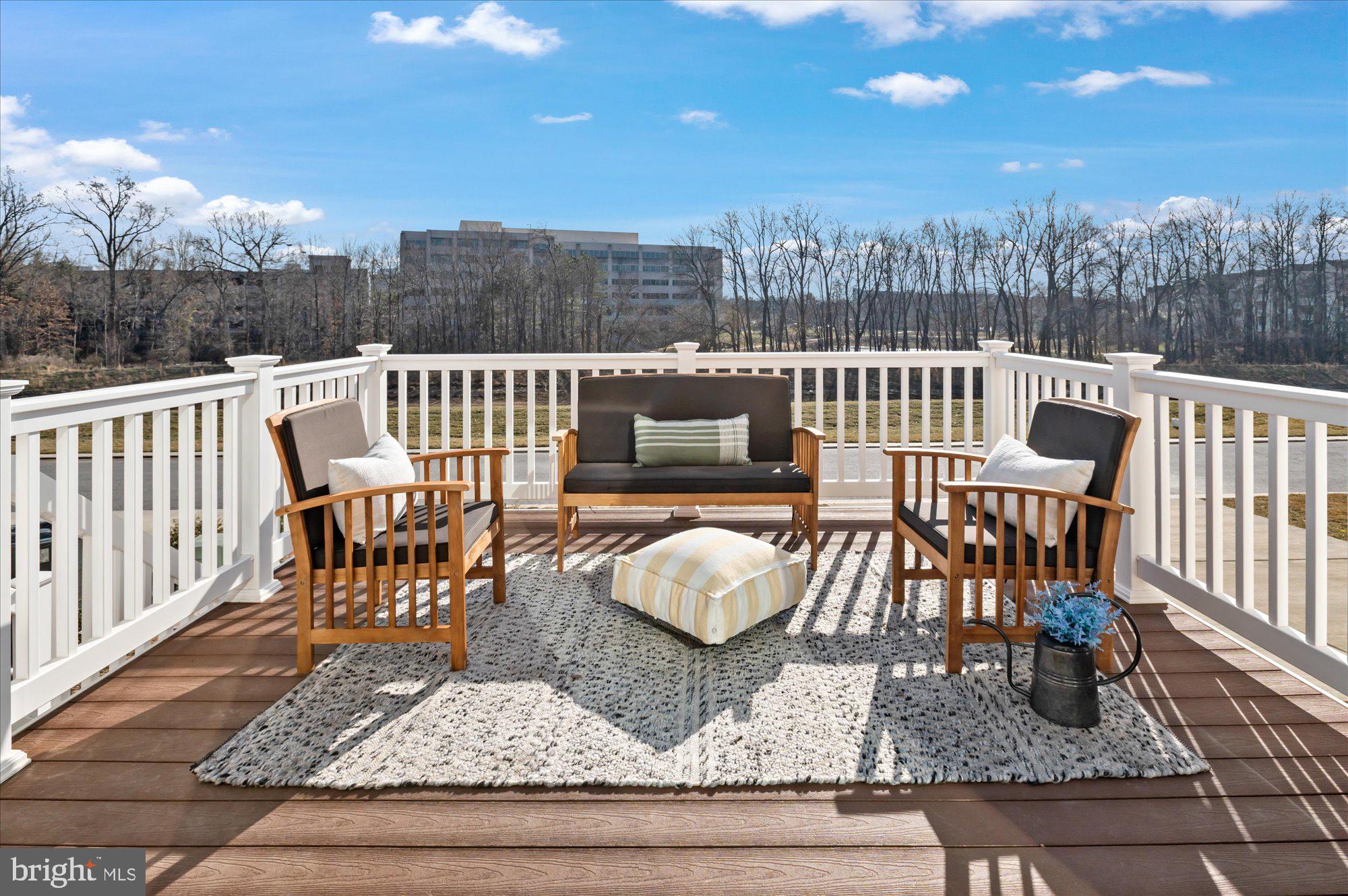 CROWN FARM - Residential