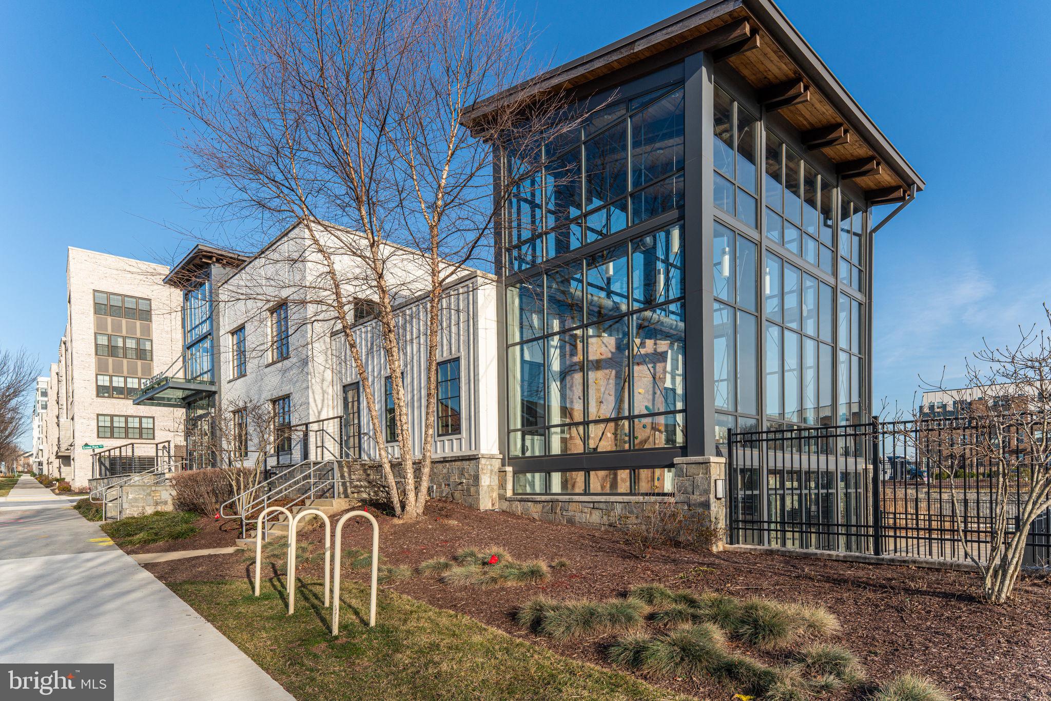 CROWN FARM - Residential