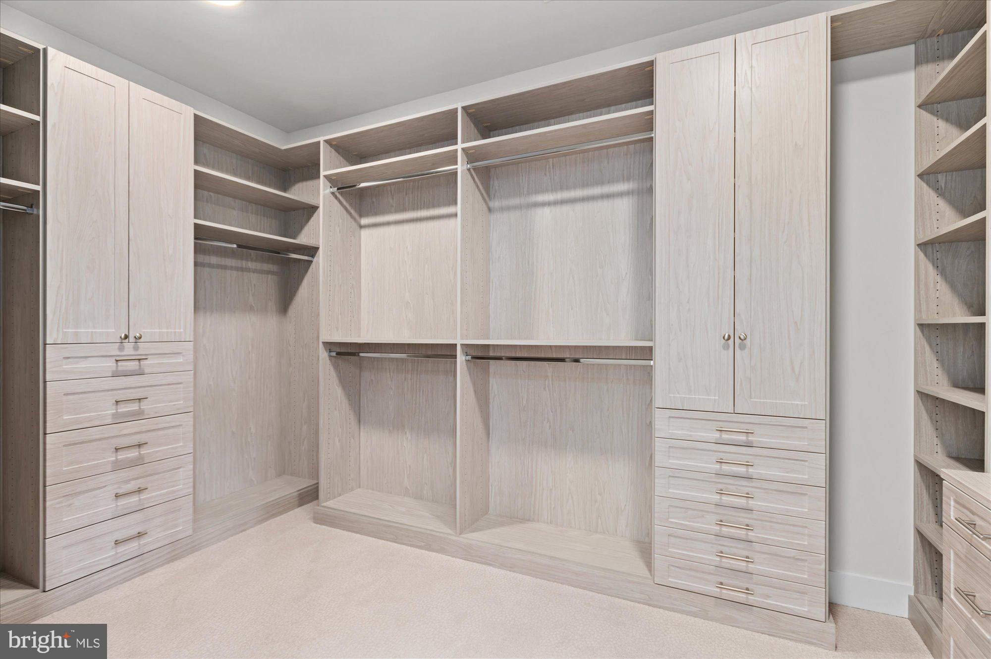 CROWN FARM - Residential