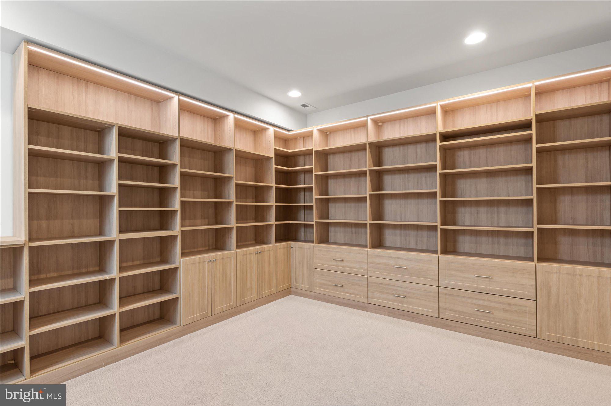 CROWN FARM - Residential