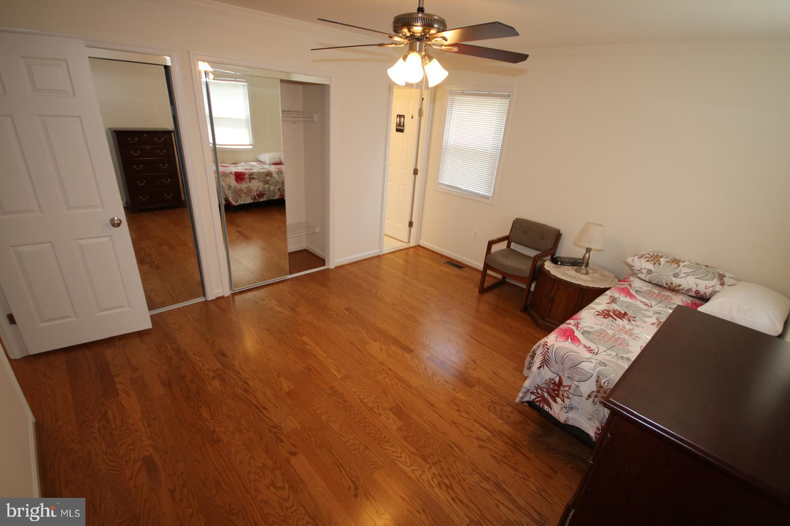 LYNNALAN ACRES - Residential Lease