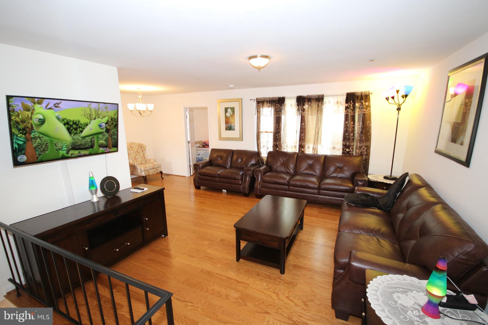 LYNNALAN ACRES - Residential Lease