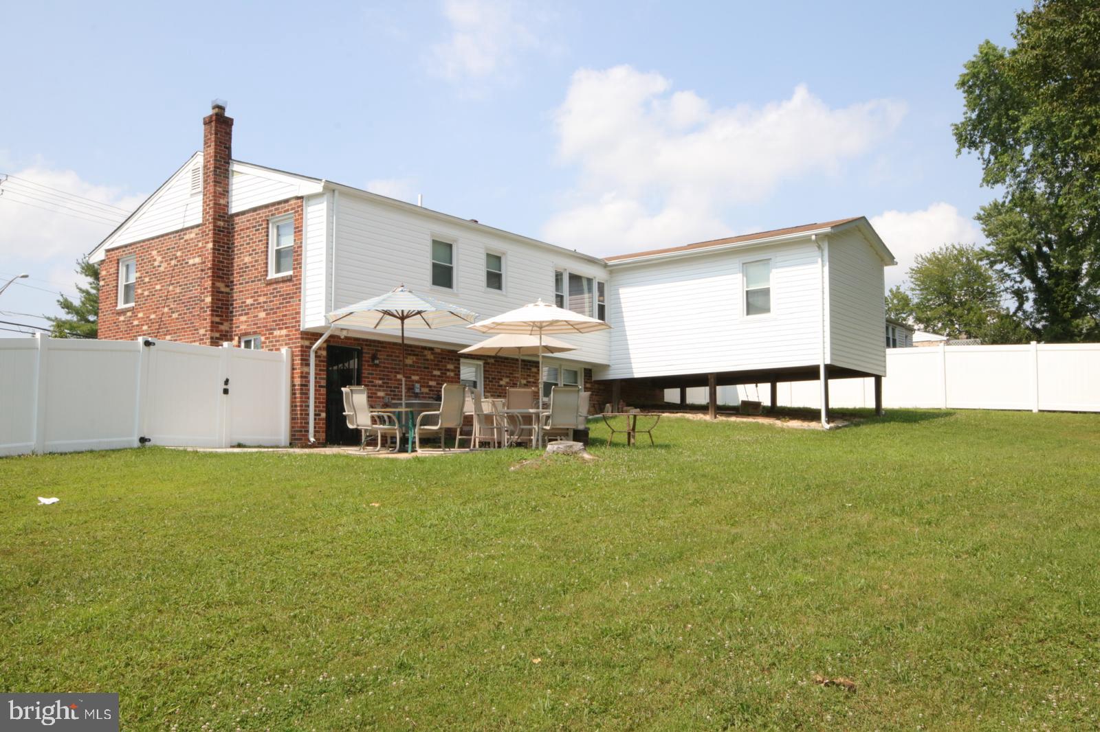 LYNNALAN ACRES - Residential Lease