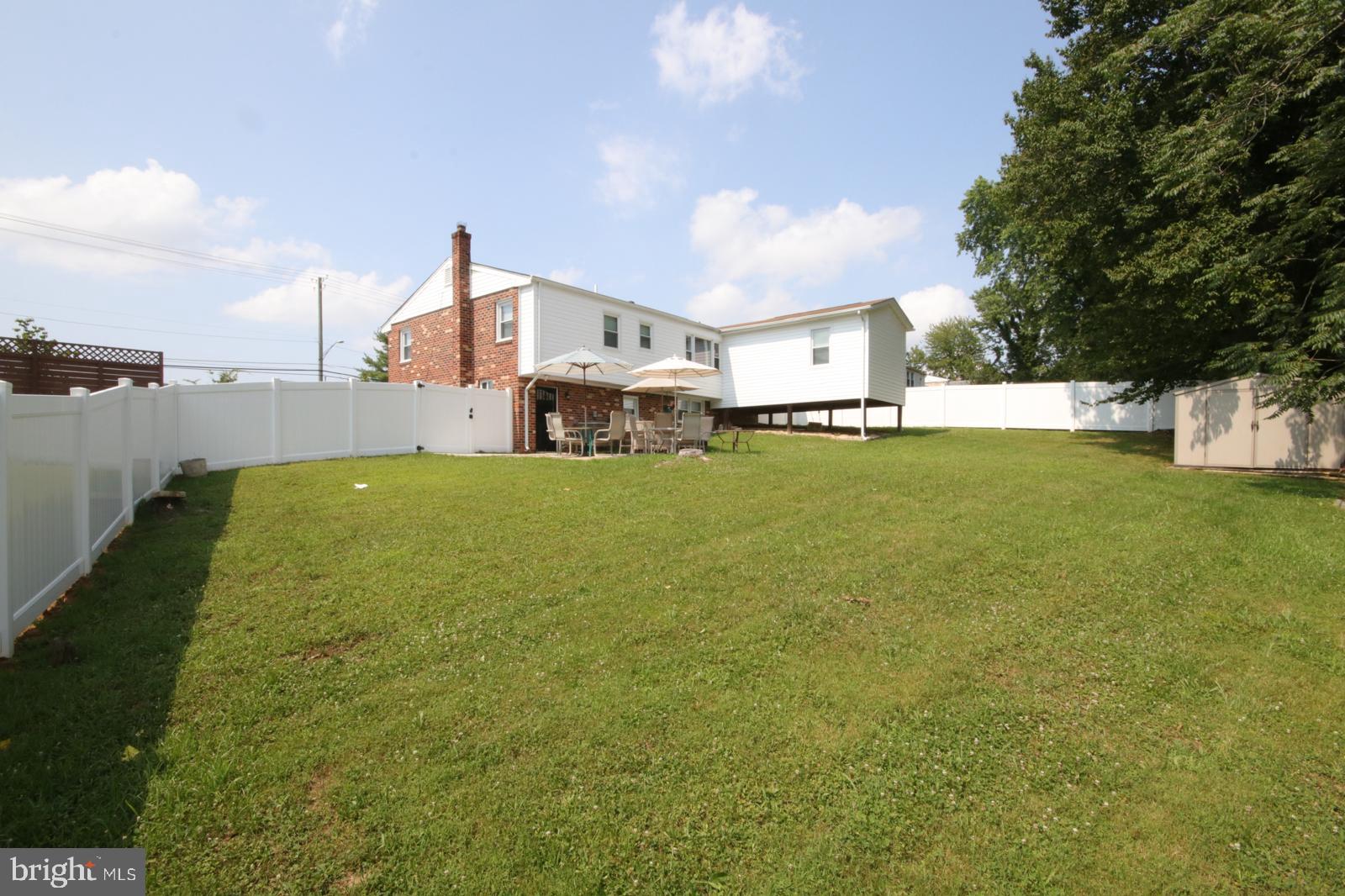 LYNNALAN ACRES - Residential Lease