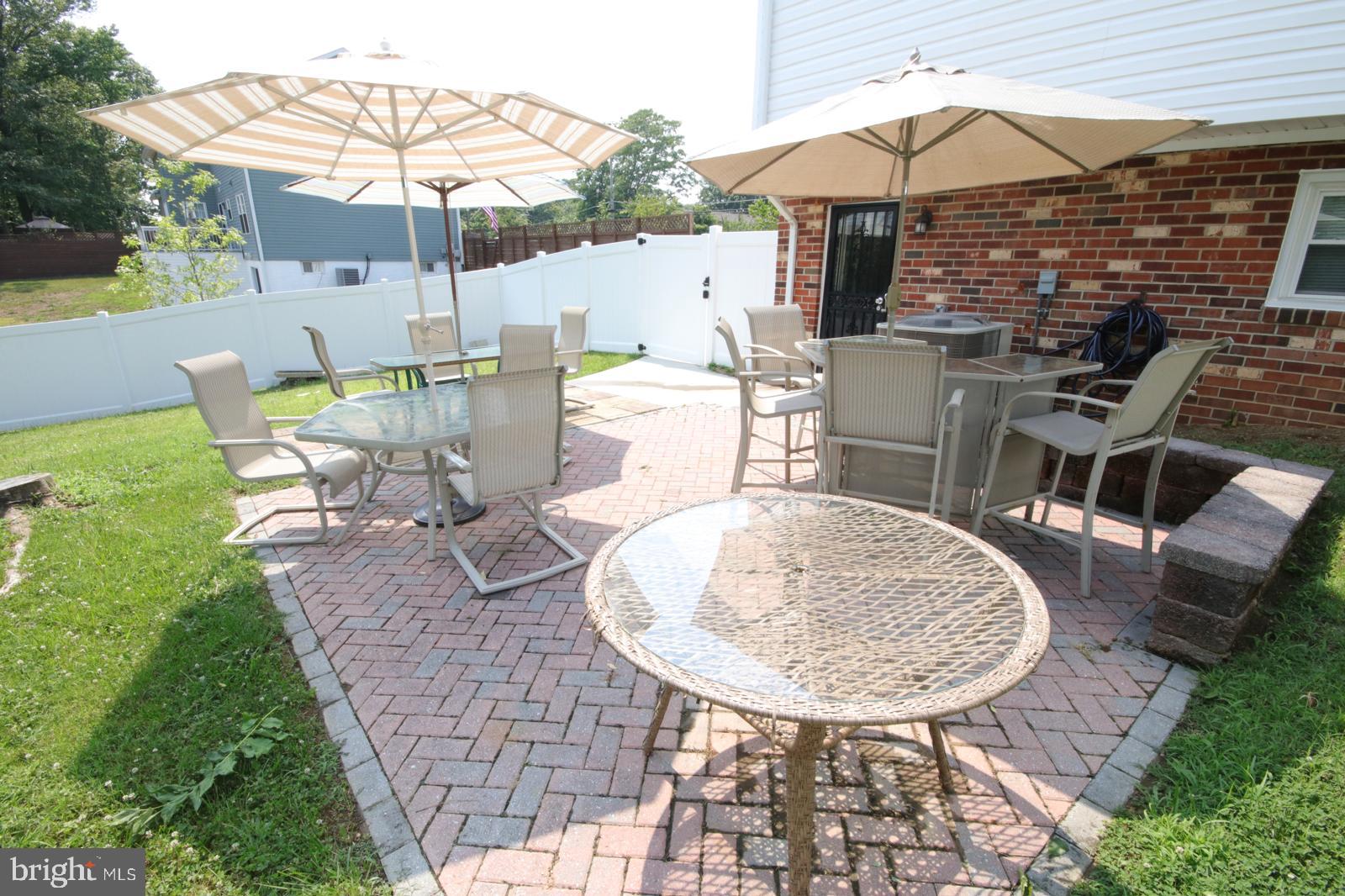 LYNNALAN ACRES - Residential Lease