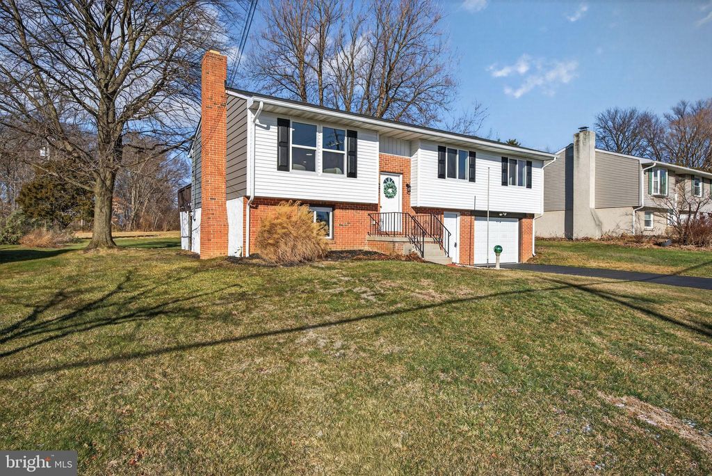 Photo of 1721 Pioneer Road, LANCASTER, PA 17602 (MLS # PALA2081284)