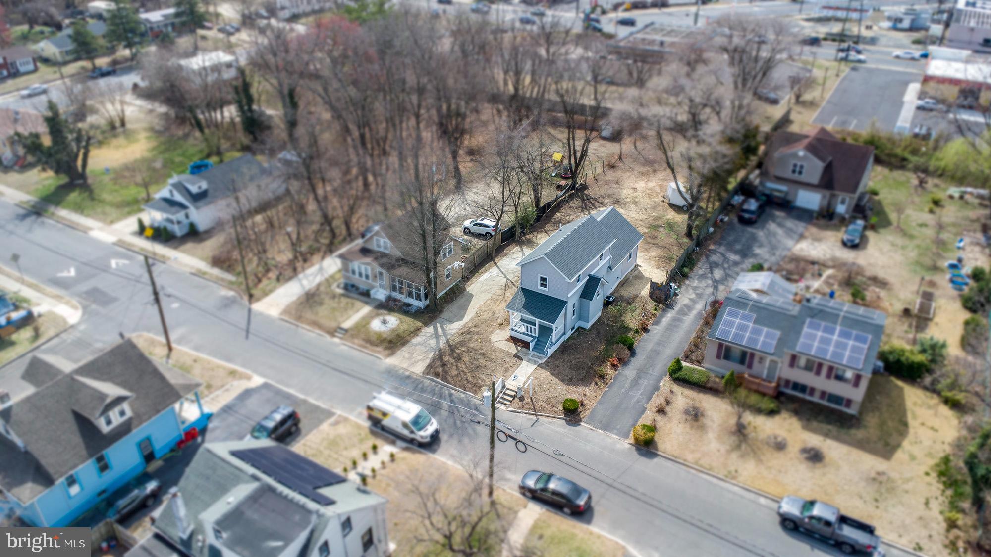 124 THOMAS AVE S AVENUE S