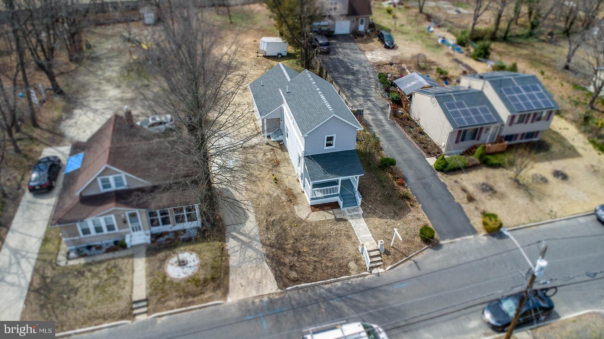 124 THOMAS AVE S AVENUE S