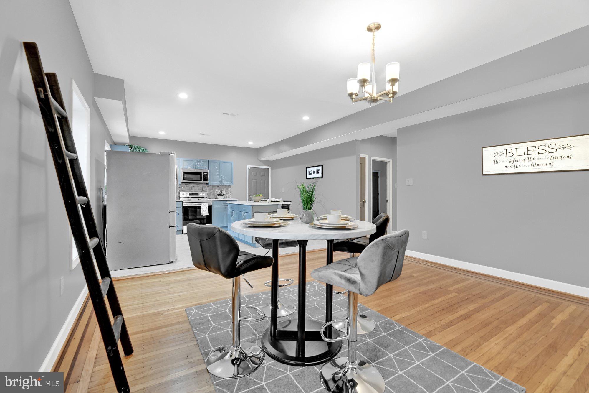 WINDSOR HILLS - Residential