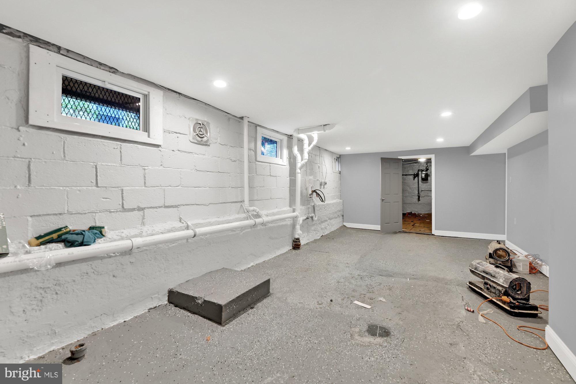 WINDSOR HILLS - Residential