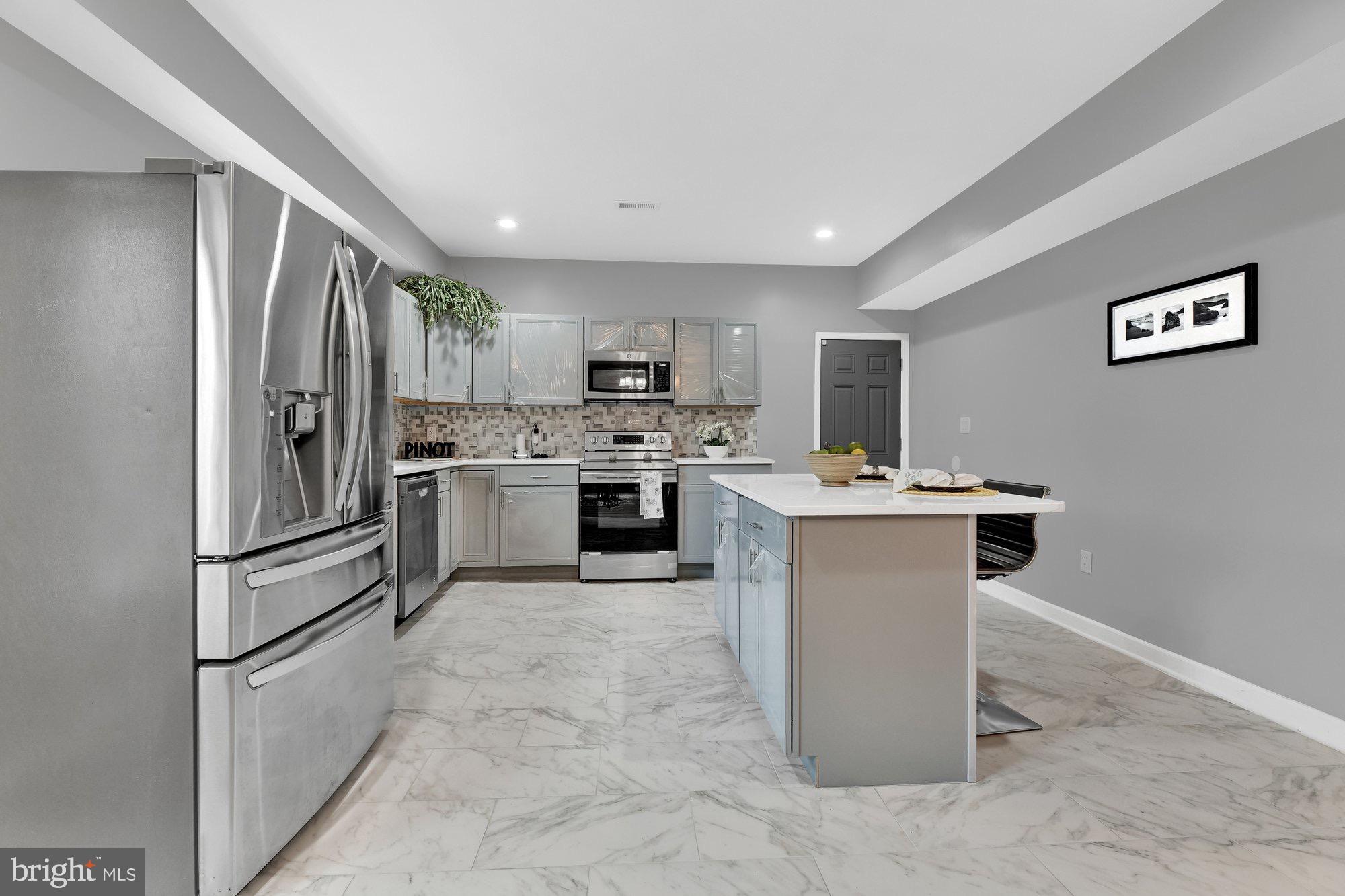 WINDSOR HILLS - Residential