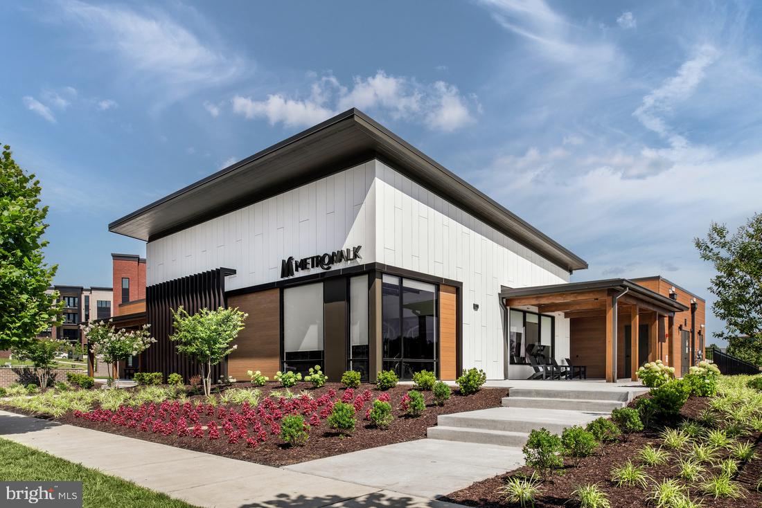 METRO WALK AT MOOREFIELD STATION - Residential