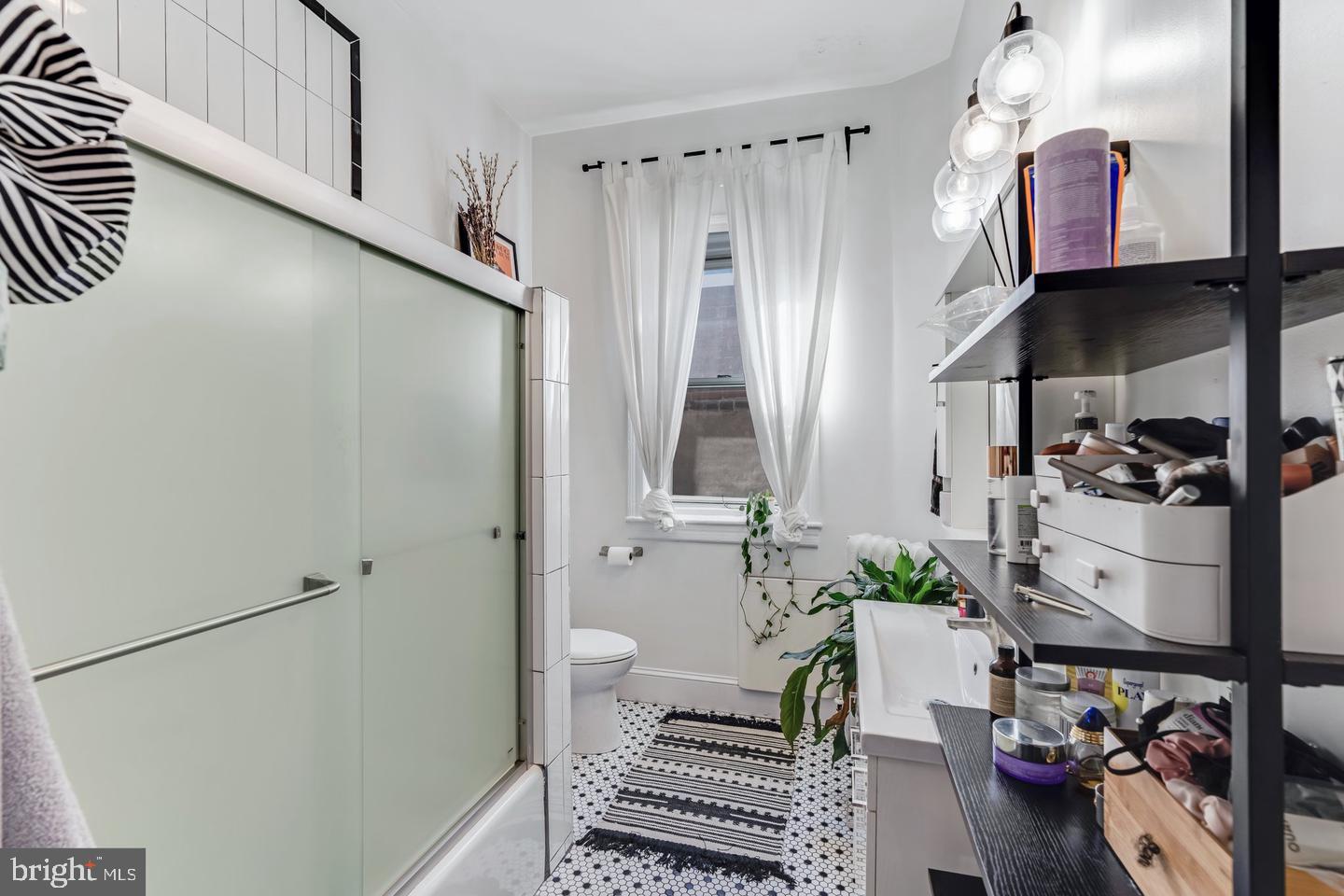 QUEEN VILLAGE - Residential Lease