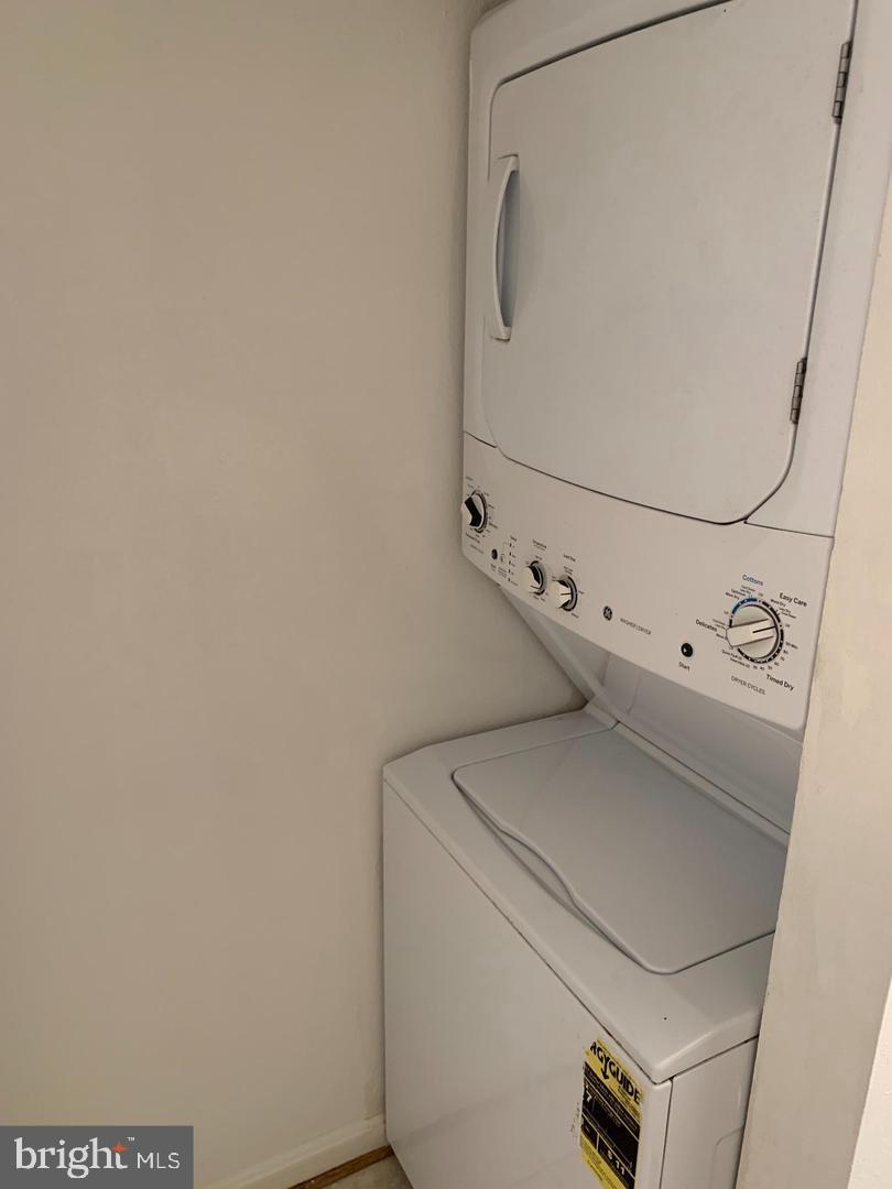 FAIRFAX - Residential Lease