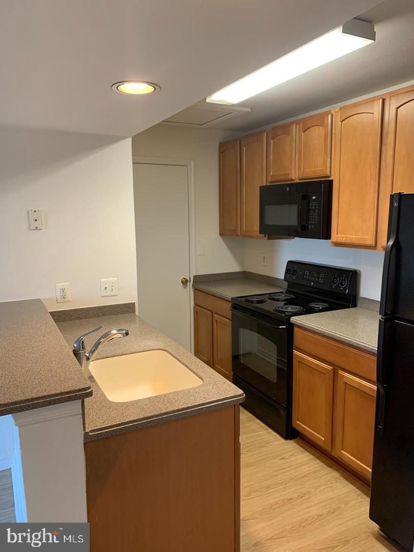 FAIRFAX - Residential Lease