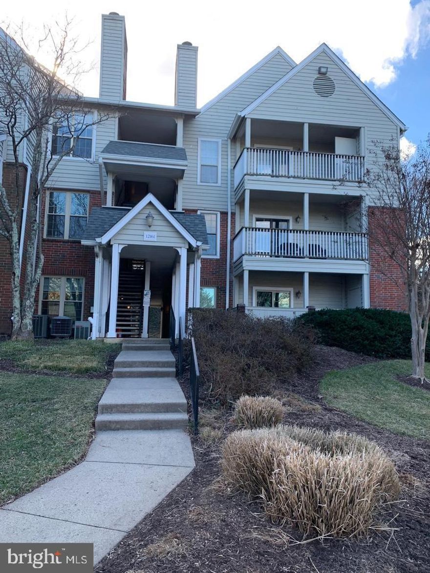 1 bedroom 1 bathroom condo in the highly sought after community of Penderbrook. Newer microwave, newer dishwasher, newer carpet in primary bedroom, newerlaminate flooring in living, dining, kitchen areas.  1 assigned parking space. Top floor unit with high ceilings in living room. Extra storage on balcony. Amazing location with easy access to I66 and route 50 and on a bus line that service the metro, In the area you'll find restaurants, movie theater, shopping centers, and Fair Oaks Mall. The community offers amenities include a clubhouse, fitness center, tennis courts, tot lot, basketball courts, swimming pool complex in addition to the Penderbrook Golf Course