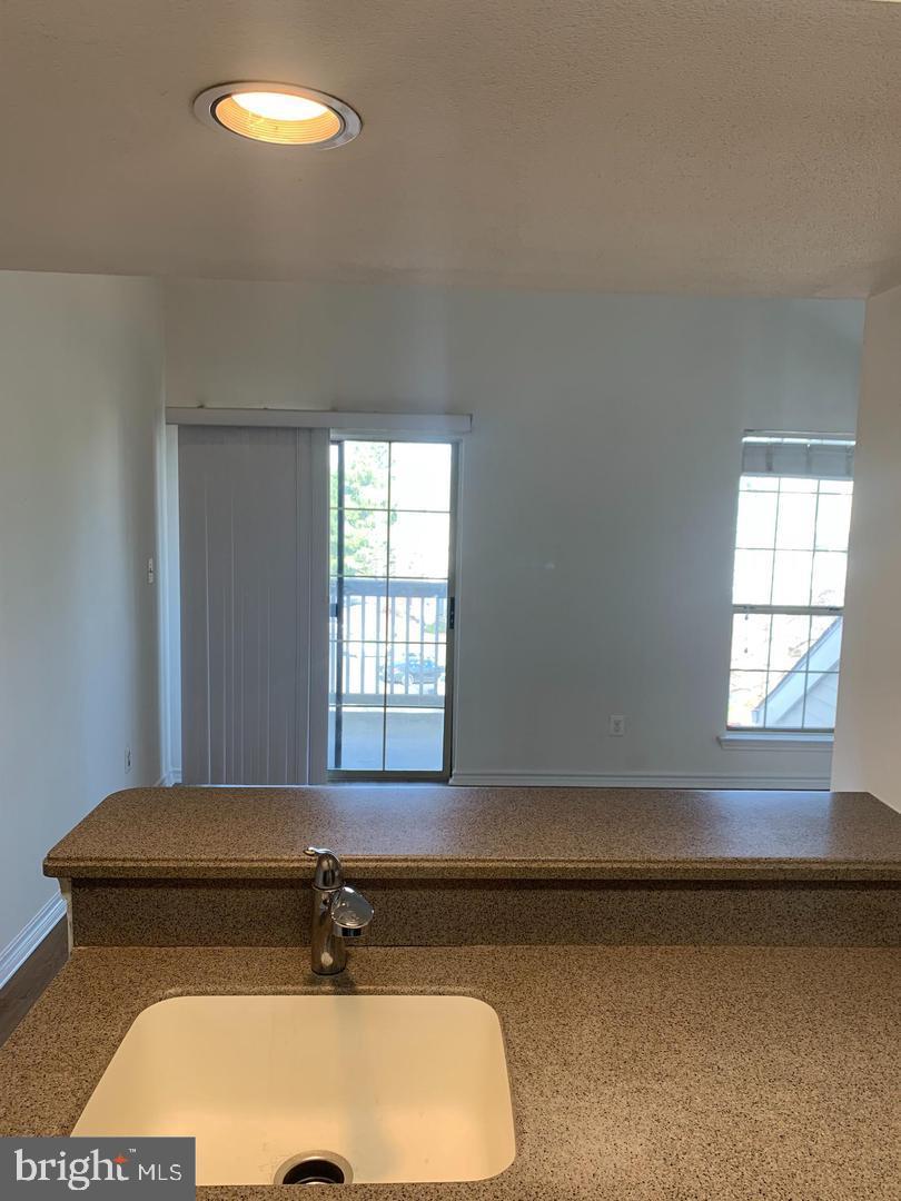 FAIRFAX - Residential Lease