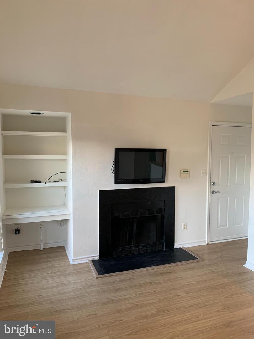 FAIRFAX - Residential Lease