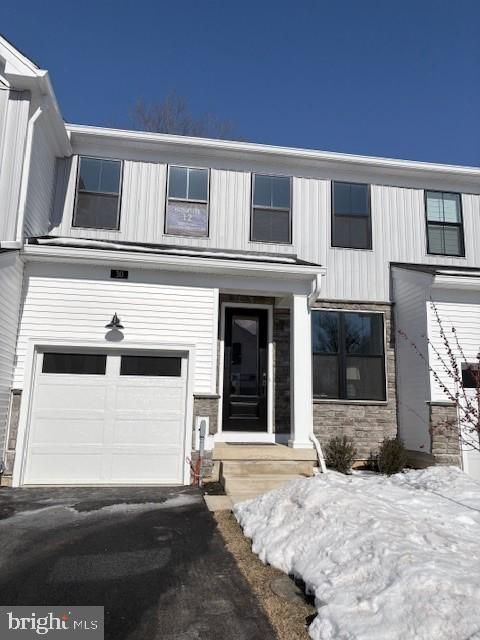 Townhouse For Sale - 30 Grayson Lane<br/> DOWNINGTOWN, PA 19335