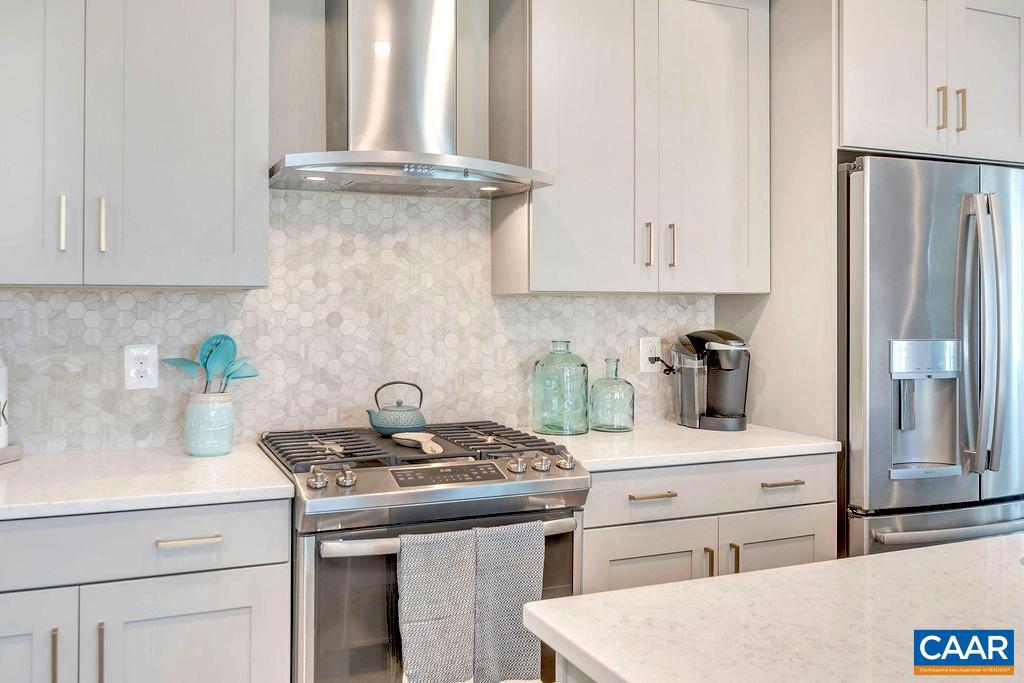 MEADOW BROOK - Residential