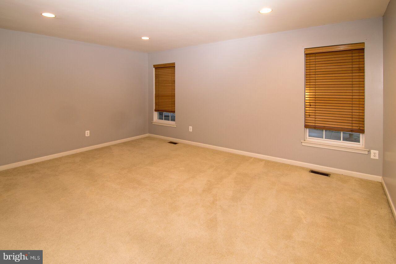 LAKELAND PLACE - Residential