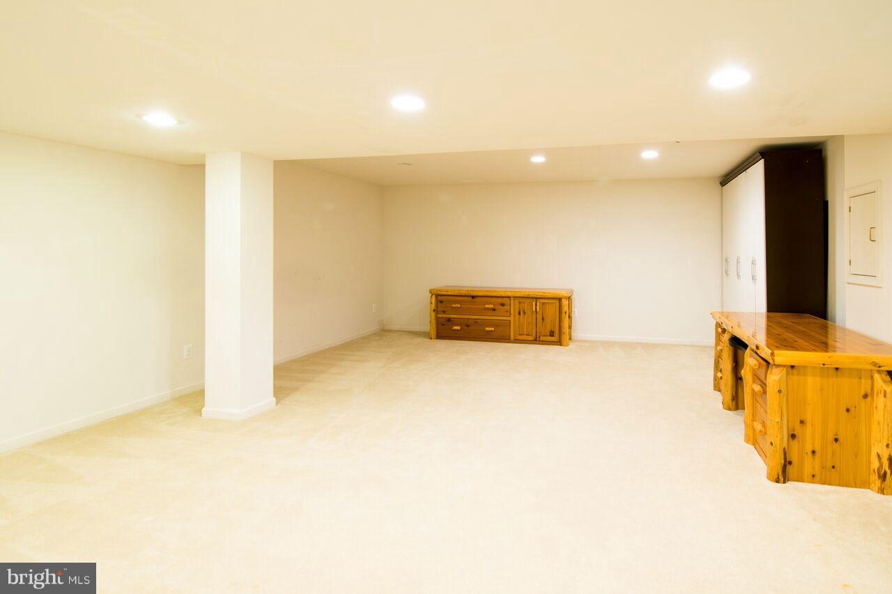 LAKELAND PLACE - Residential