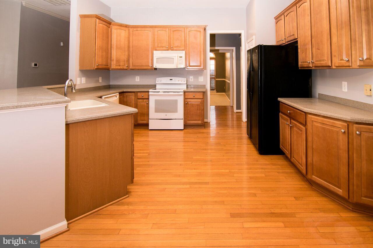 LAKELAND PLACE - Residential