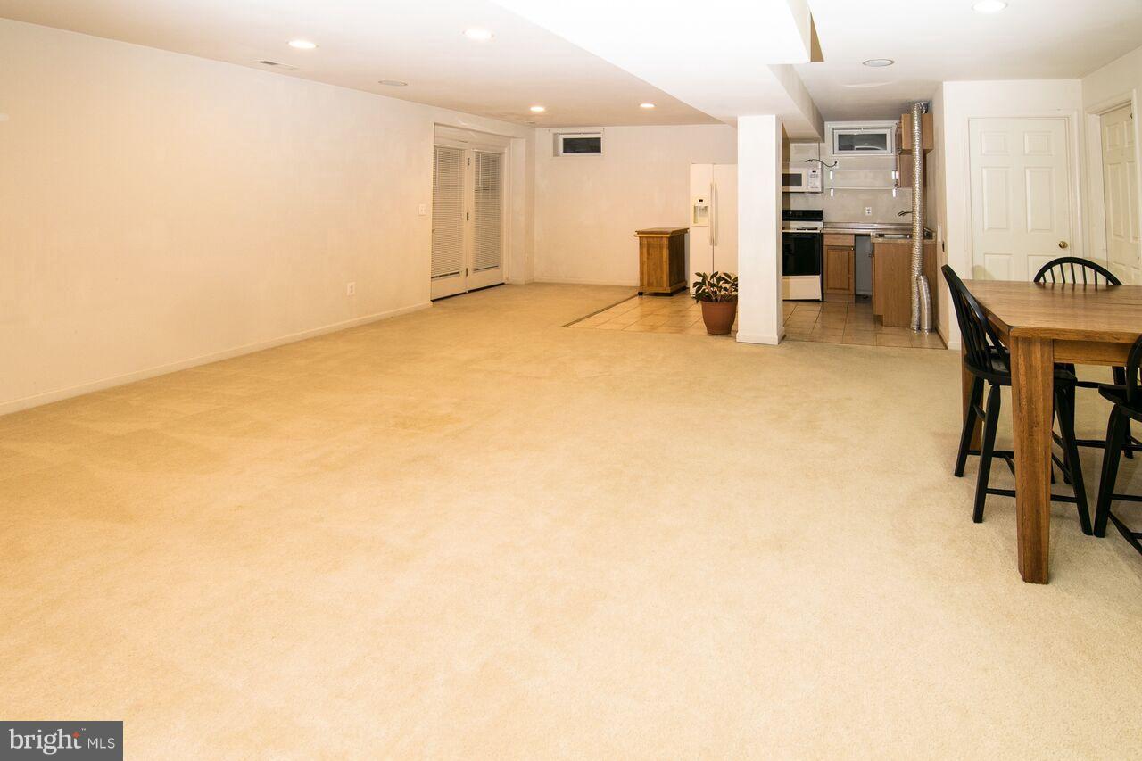 LAKELAND PLACE - Residential