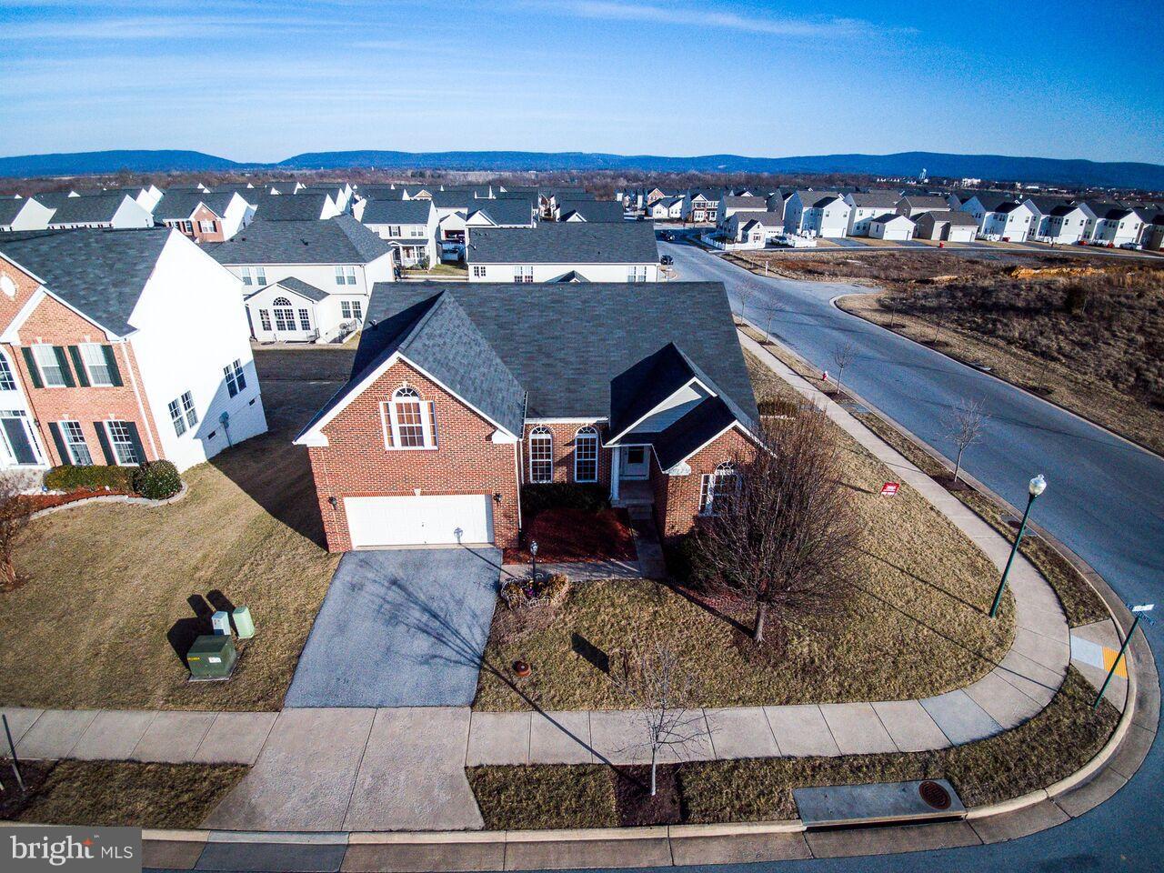 LAKELAND PLACE - Residential