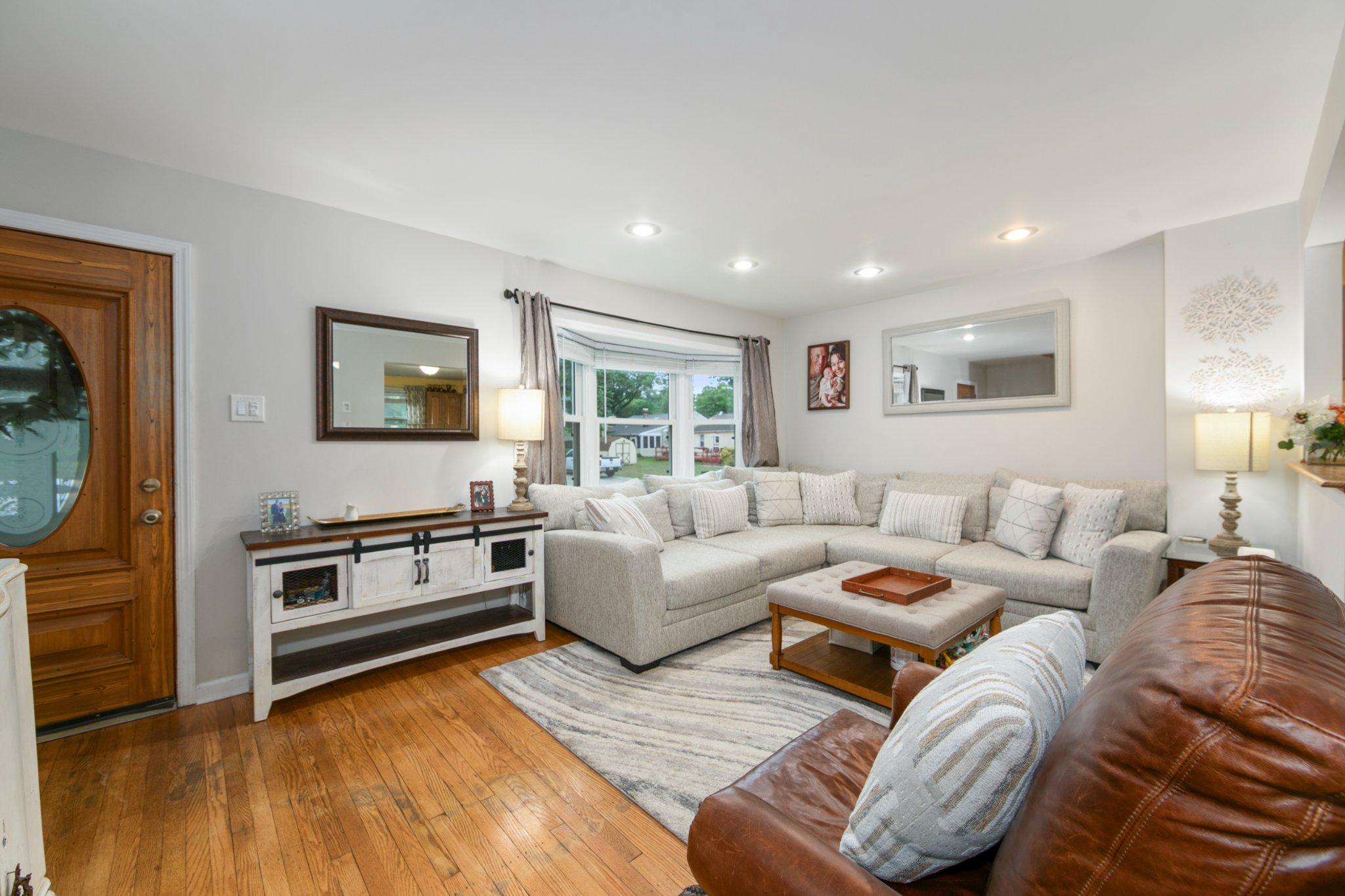 4 S WOODLAND AVENUE