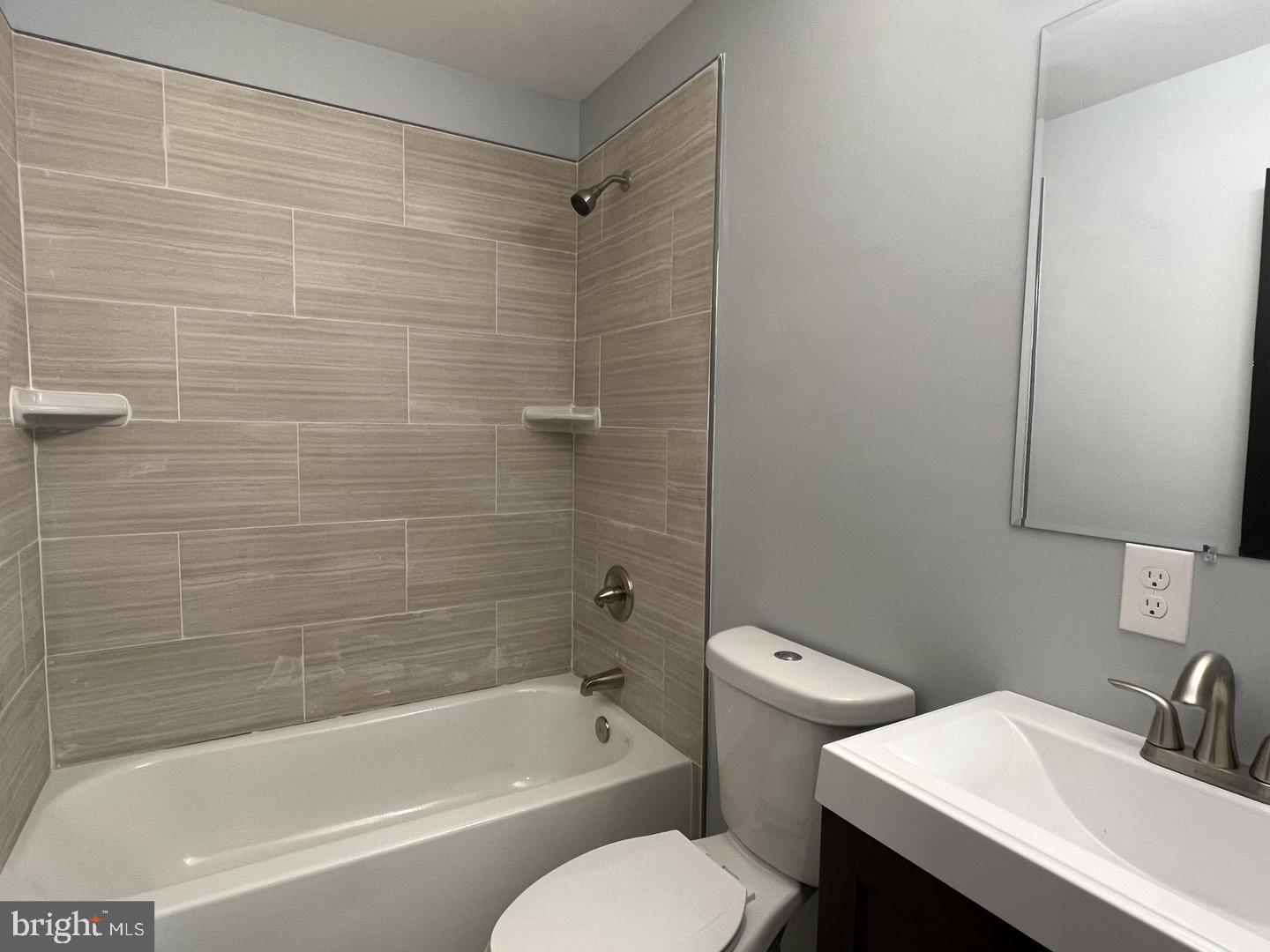 OAKENSHAWE - Residential Lease