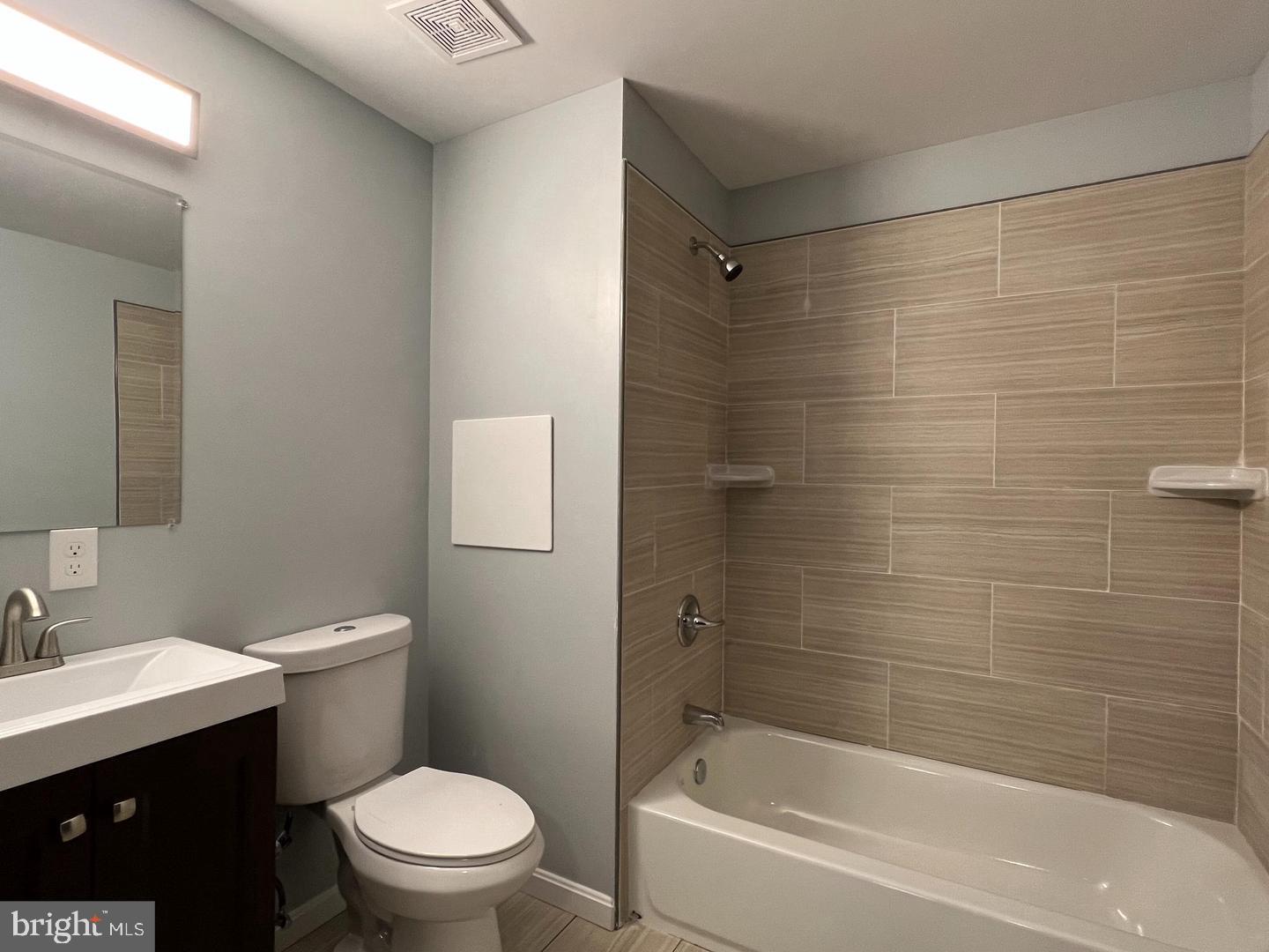 OAKENSHAWE - Residential Lease