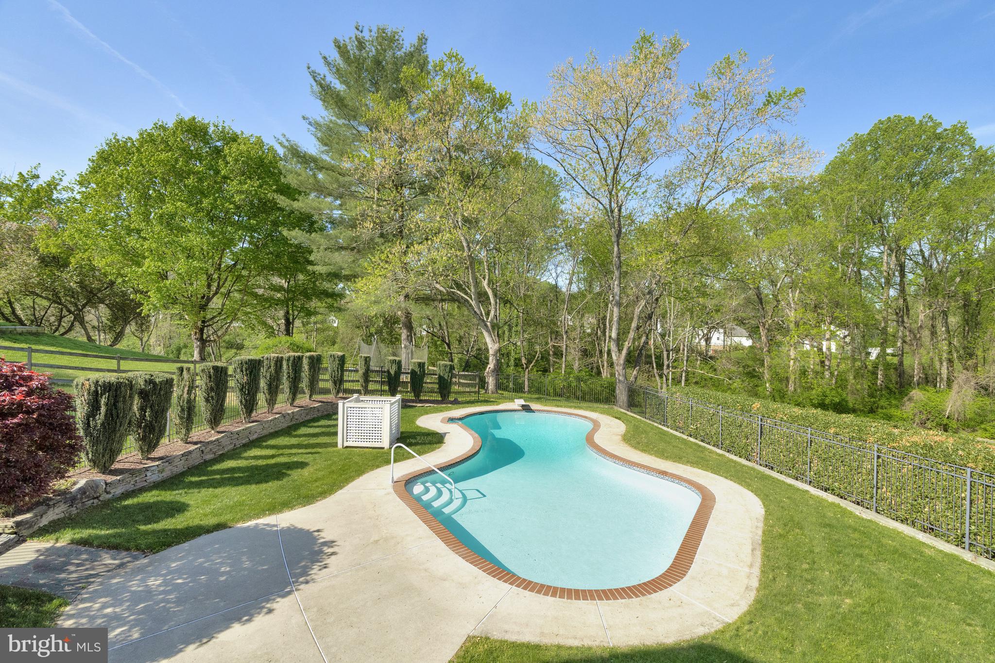 LOCUST HILL - Residential