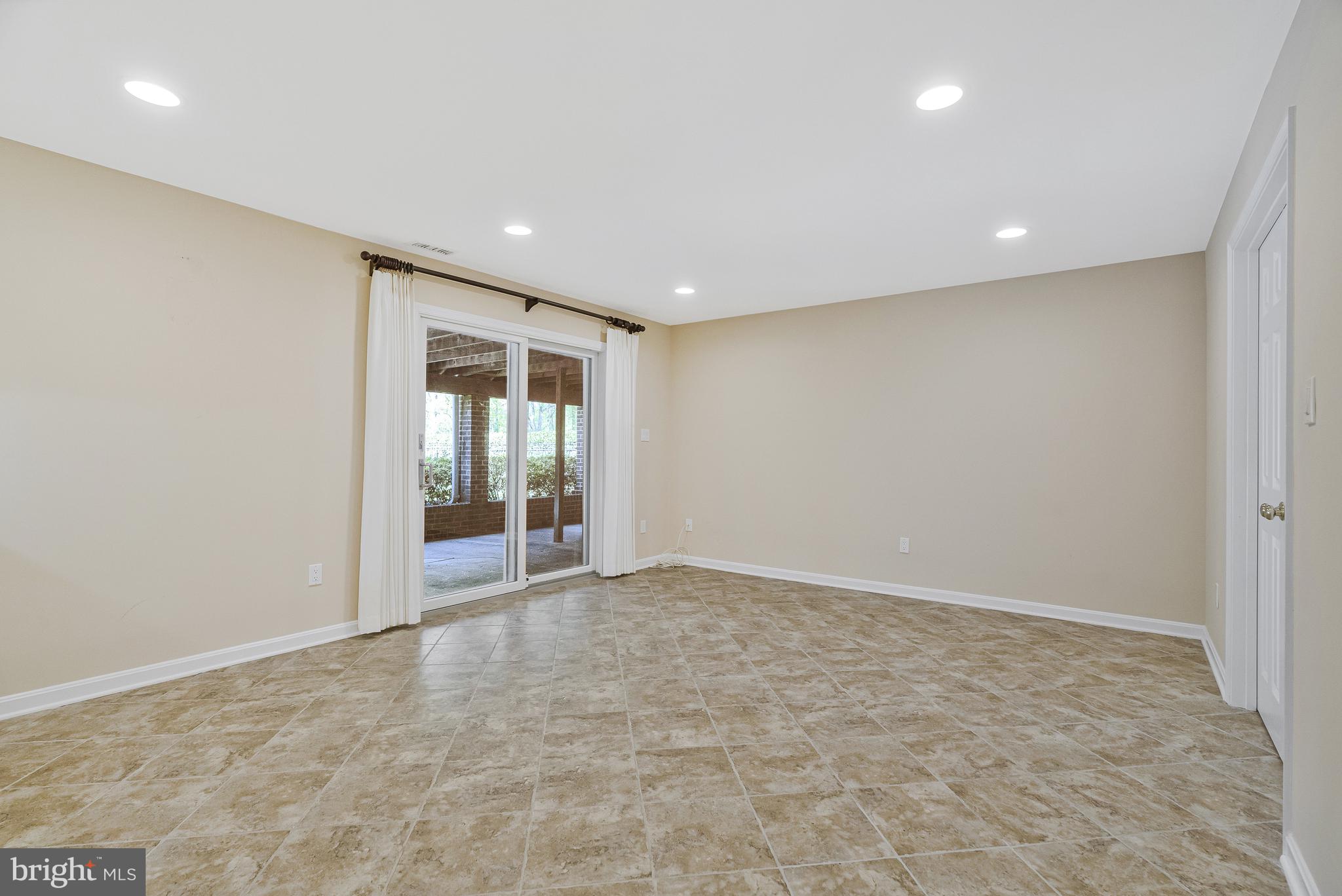 LOCUST HILL - Residential